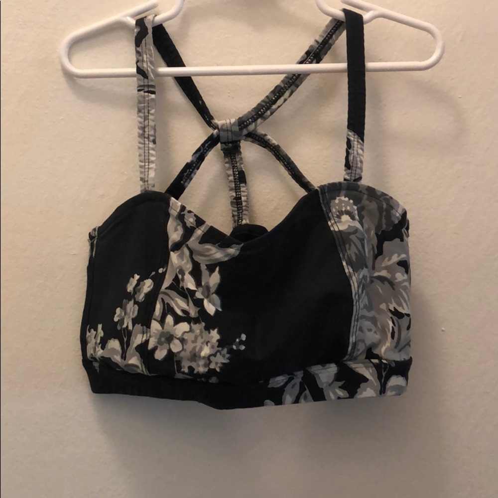 sports bra